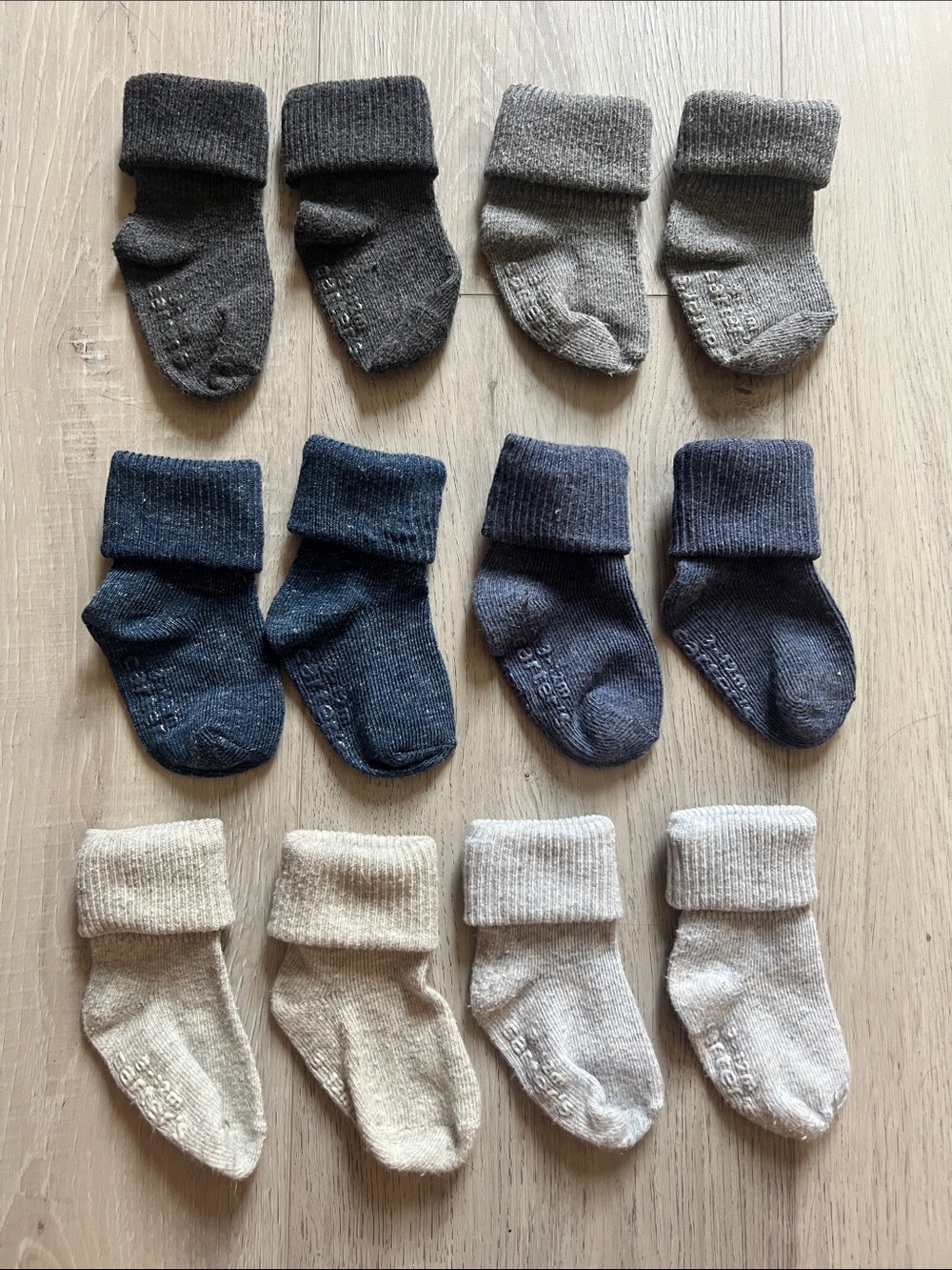 Carter's Bundle of 6 Foldover Grip Socks Size 3-12 Months Assorted Blue & Grey
